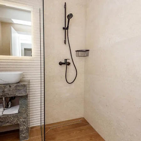 Seafront * Μακάρσκα