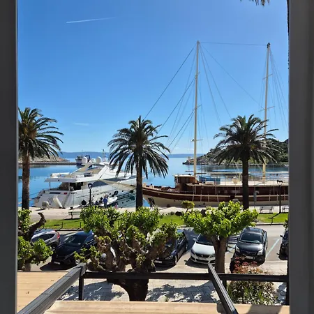 Apartment Seafront *