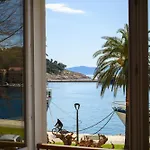 Seafront Lejlighed